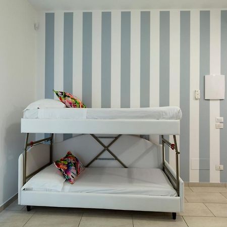 Rubino Apartments A 100Metri Dal Mare Riccione Bagian luar foto