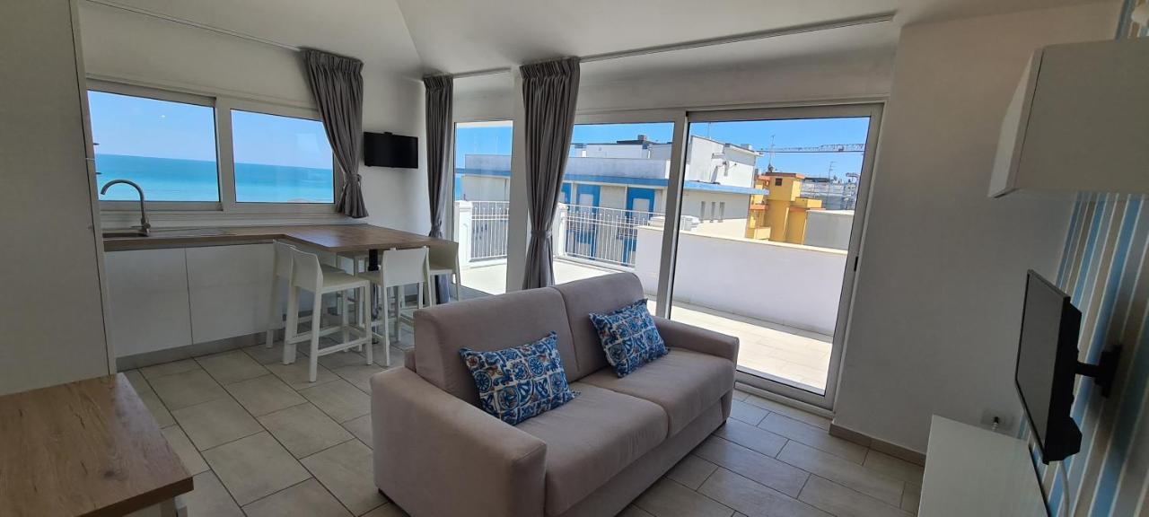 Rubino Apartments A 100Metri Dal Mare Riccione Bagian luar foto