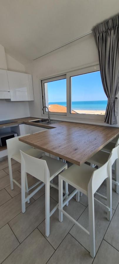 Rubino Apartments A 100Metri Dal Mare Riccione Bagian luar foto