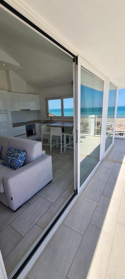 Rubino Apartments A 100Metri Dal Mare Riccione Bagian luar foto