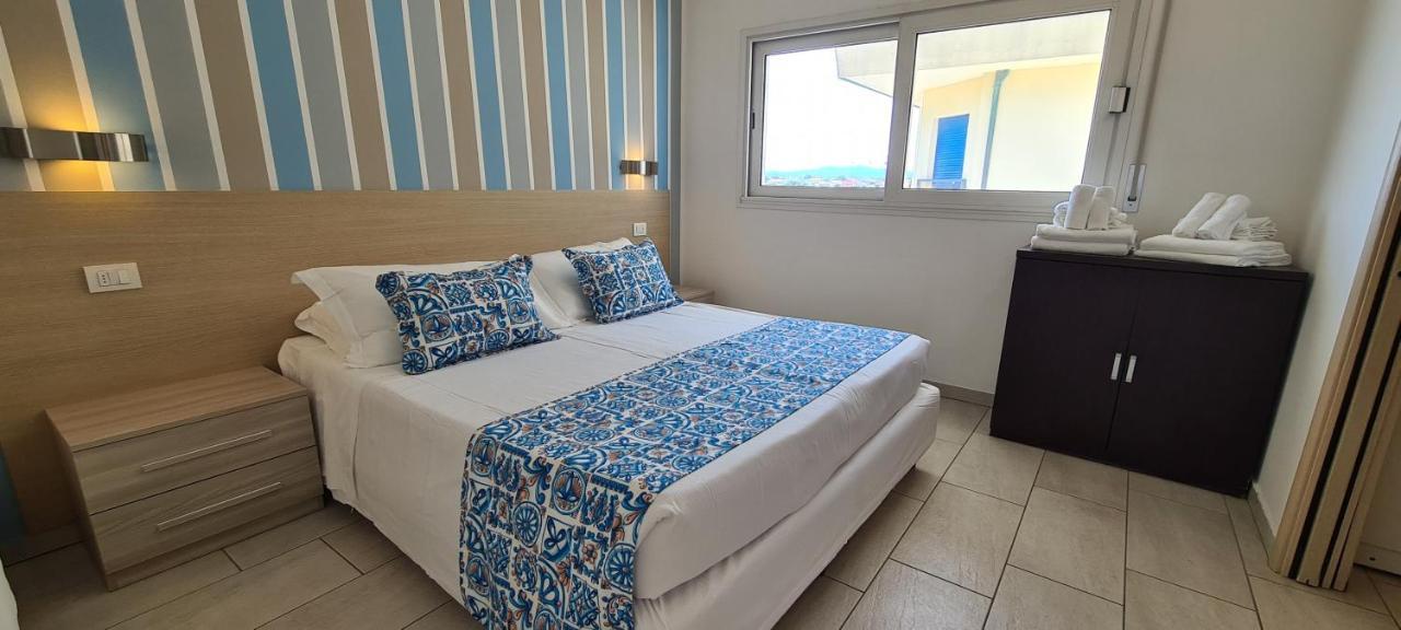Rubino Apartments A 100Metri Dal Mare Riccione Bagian luar foto