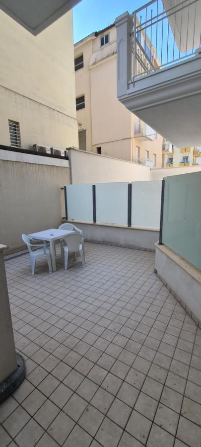 Rubino Apartments A 100Metri Dal Mare Riccione Bagian luar foto