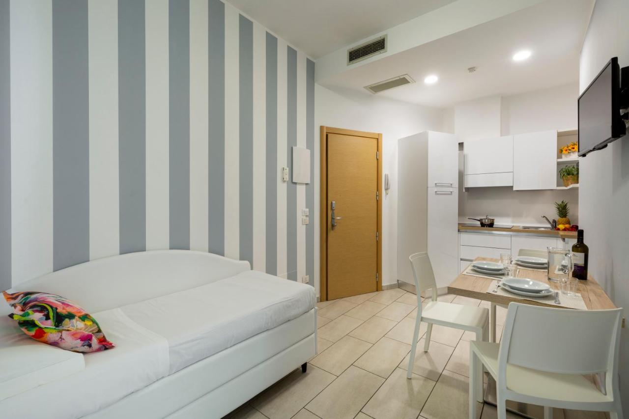 Rubino Apartments A 100Metri Dal Mare Riccione Bagian luar foto
