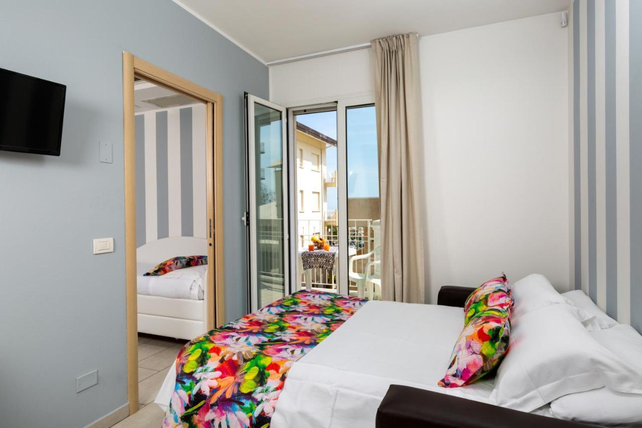 Rubino Apartments A 100Metri Dal Mare Riccione Bagian luar foto