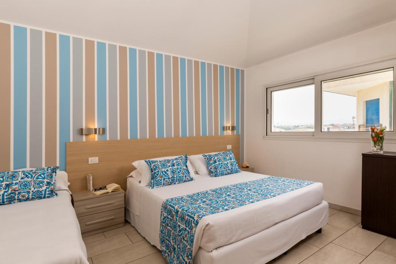 Rubino Apartments A 100Metri Dal Mare Riccione Bagian luar foto