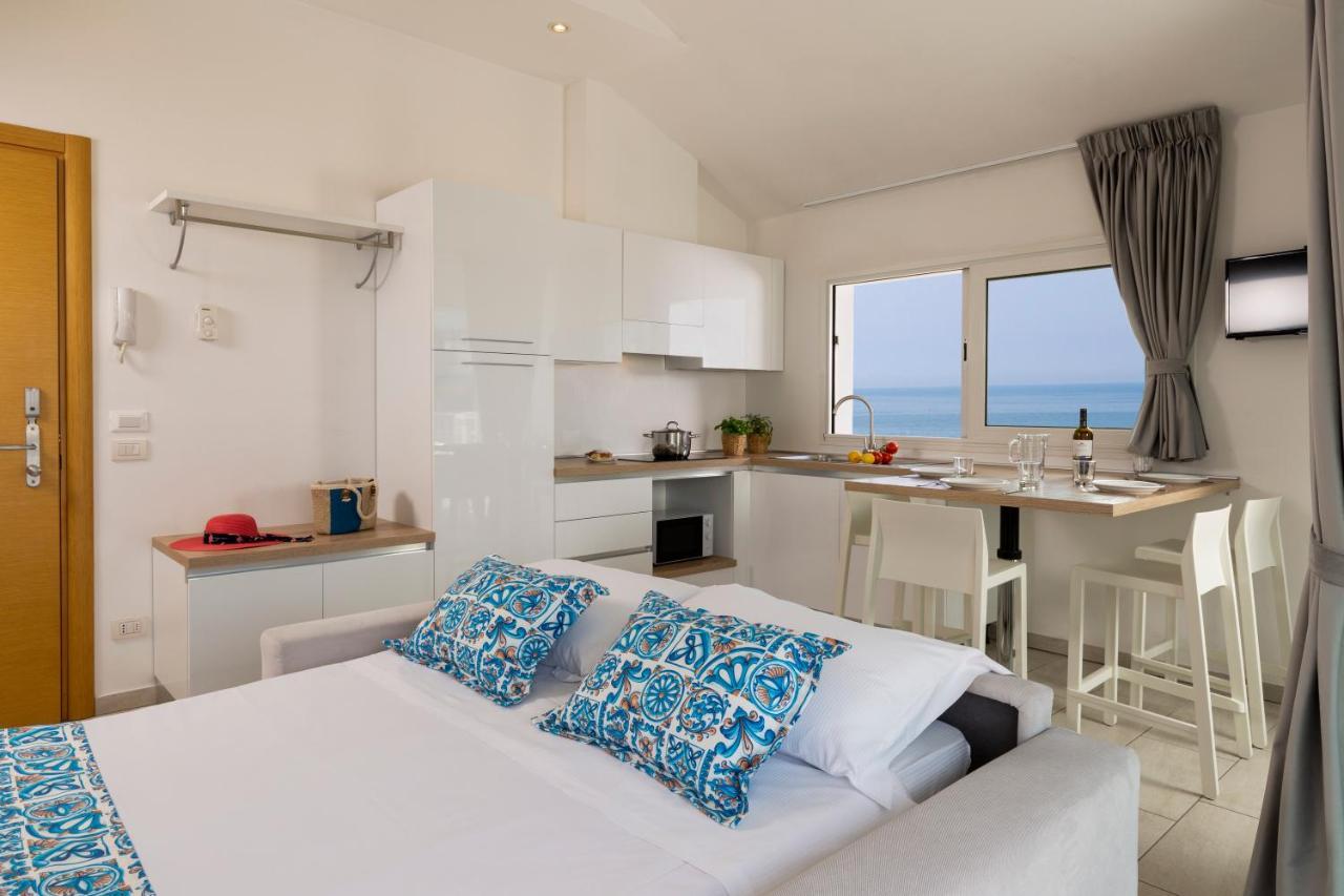 Rubino Apartments A 100Metri Dal Mare Riccione Bagian luar foto