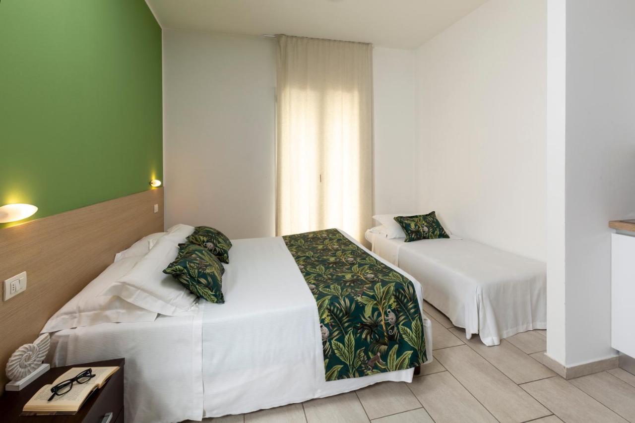 Rubino Apartments A 100Metri Dal Mare Riccione Bagian luar foto